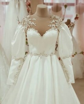Elegantné svadobné šaty.