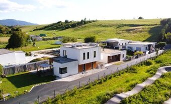 EXKLUZÍVNE Moderný rodinný dom v pokojnej lokalite, Raje