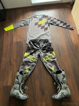 Predám výstroj na motorku