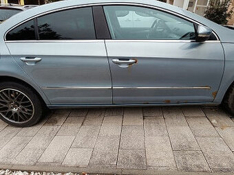 VW Passat predné pravé dvere
