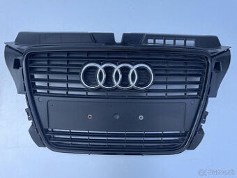 AUDI A3 8P FACELLIFT - maska (grill) nárazníku