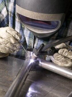 TIG ZVÁRAČI A CNC FRÉZARI – NEMECKO TPP  2800 netto