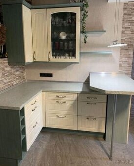 Venkovská kuchyně mintová/krémová, se spotřebiči,5609