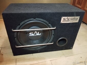 Predam subwoofer so zosilovacom do auta
