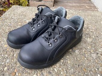 Predám bezpečnostné pracovné topánky