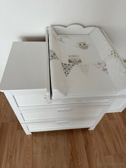 Detská komoda + prebaľovacia podložka
