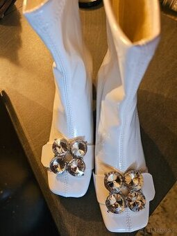 Lakovane čižmičky