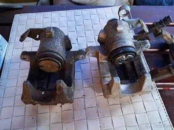 Zadné strmene na VW Golf IV