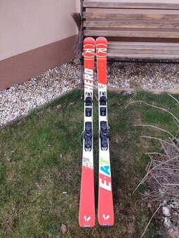Lyže Rossignol a lyžiarky Lange