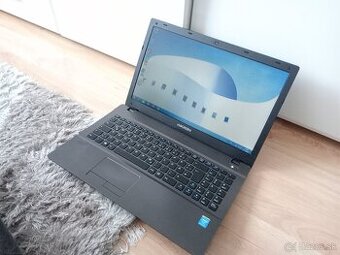 predám 15,6" notebook chiliGREEN / 4gb ram / Windows 7