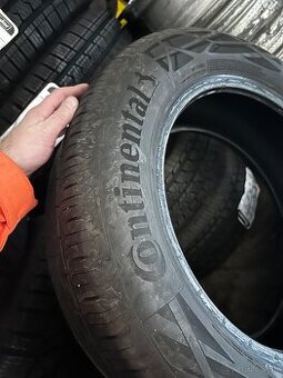 215/60 R17