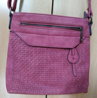 Vínovo- červená crossbody kabelka