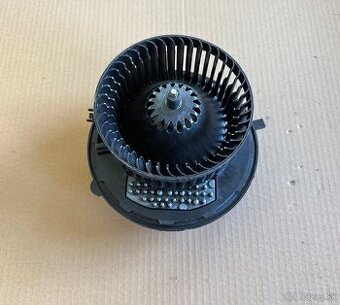 Ventilator kúrenia škoda octavia 3