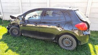 Rozpredam toyota auris