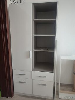 Skriňa šatníková dvojkridlová