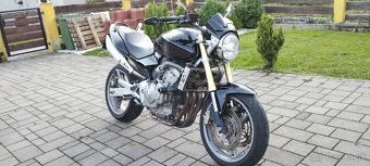 Honda hornet cb600f