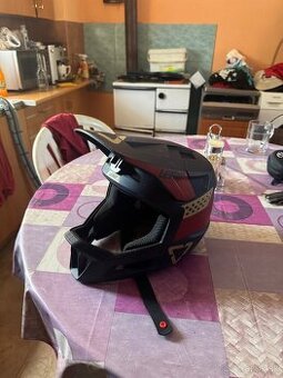 Leatt 1.0 Motokrosová prilba