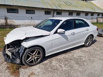 Predám havarovaný Mercedes Benz E220 W212 4 matic