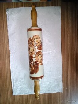 Krásny starý porcelánový valček