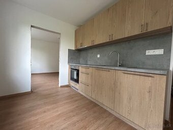 Prenájom | Prerobený 2 izbový byt na Vlčincoch