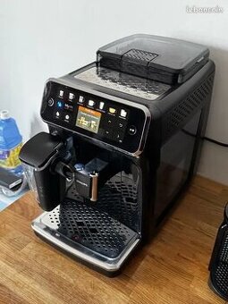 Kávovar Philips latte go.
