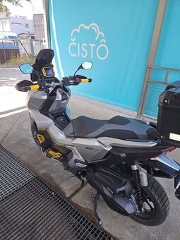 Honda ADV 350 - 1