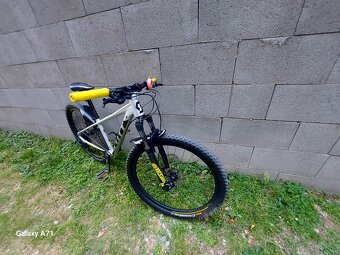 SCOTT SCALE 710 XS