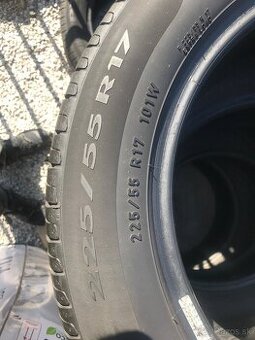 225/55r17 letne pneu Pirelli