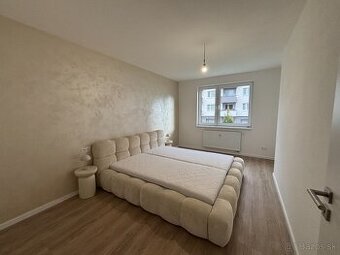 NOVÝ PEKNÝ 2i BYT 59 m2 SO ZÁHRADOU 74m2 a PARKOVACÍM MIESTO
