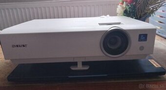 Predám projektor značky Sony VPL-DX120