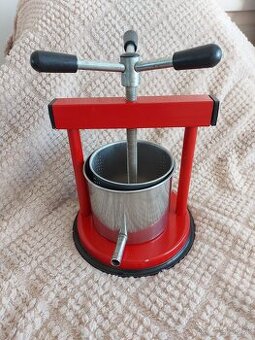 Ručný lis na ovocie