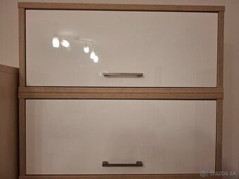 Závesné skrinky na stenu zn. DECODOM