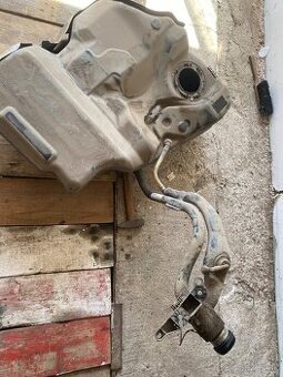 Palivová nádrž passat b6