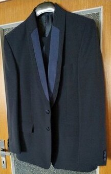 Predám elegantný pánsky oblek smokingového strihu