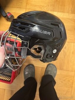 Hokejova prilba bauer re akt 150