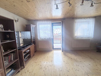 EXKLUZÍVNA PONUKA: RODINNÝ DOM PLUS 2 APARTMÁNY, DVE GARÁŽE,