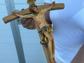 Dřevěný kříž s malovaným Ježíšem - 1