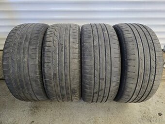 215/45 r16