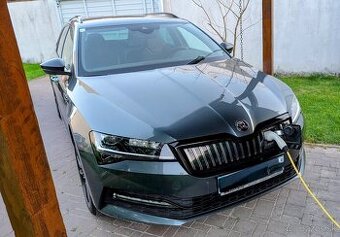 SKODA SUPERB SPORTLINE iV plug in hybrid 160kw
