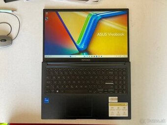 ASUS Vivobook 15 (X1504ZA) – Intel Core i5-1235U / 8 GB RAM