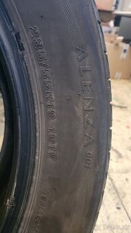235/55 R19