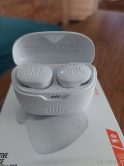 JBL tune buds
