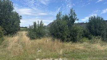 Pozemok na výstavbu RD v srdci obce Veľké Kostoľany