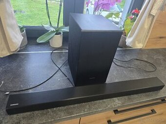 Soundbar so subwooferom HW-N450