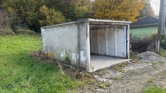 Betonová garáž