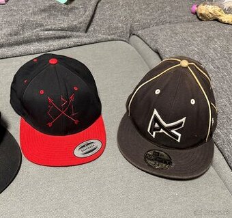 Šiltovky 2ks (Anon new era a Snapback)