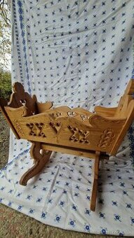 Drevená ľudová kolíska mini