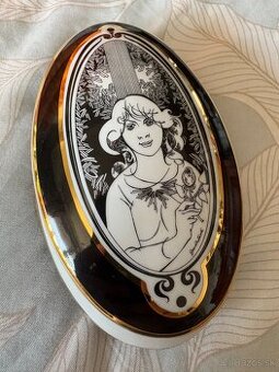 Oválna doza Hollohaza zlatena