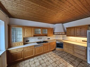 Masívna kuchynská linka z Nemecka so spotrebičmi