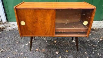 Gramofónová skrinka